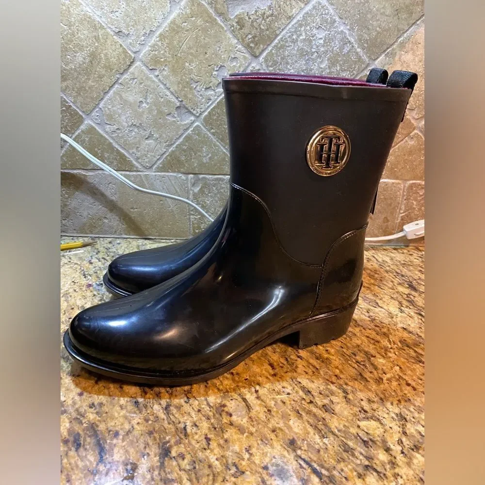 Dark navy blue Tommy Hilfiger rain boots‎
